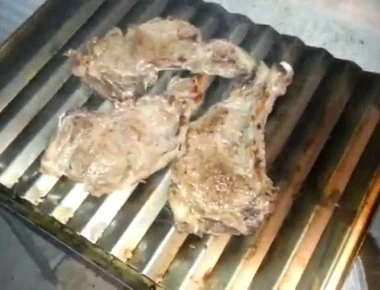 Μήπως κάνετε κάποιο λάθος στο ψήσιμο της μπριζόλας; - Δείτε εδώ (βίντεο)